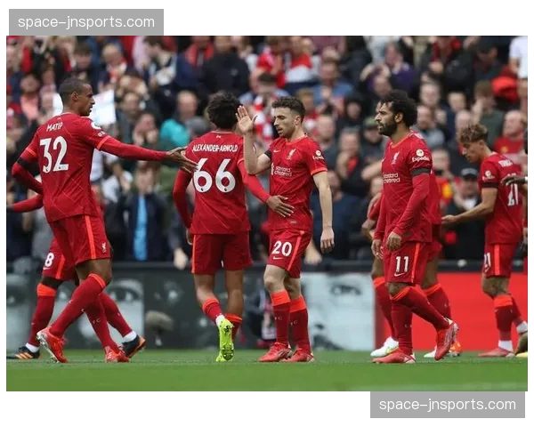 英超推出“遗产赛季”特别纪录片，回顾联赛创立三十四周年历程