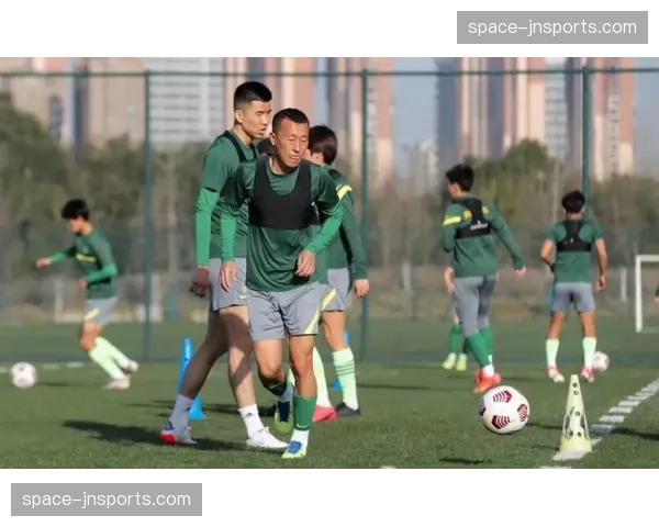 面对面：北京国安新援后卫谈融入球队与中超节奏。