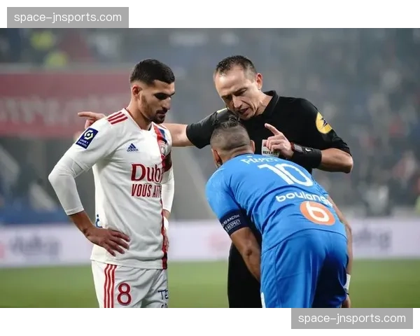 前法甲球员因涉嫌参与赌球案被警方传唤